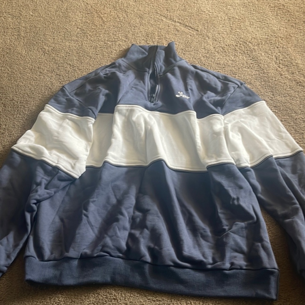 Adika sweater